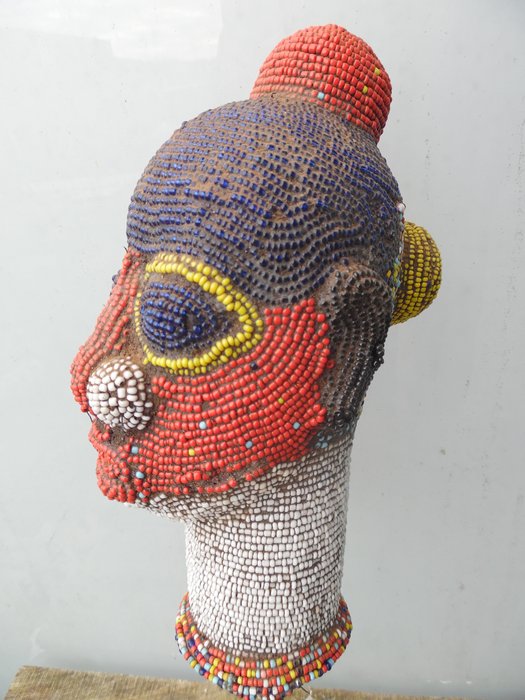 Tête perlée Bamoun - Cameroon